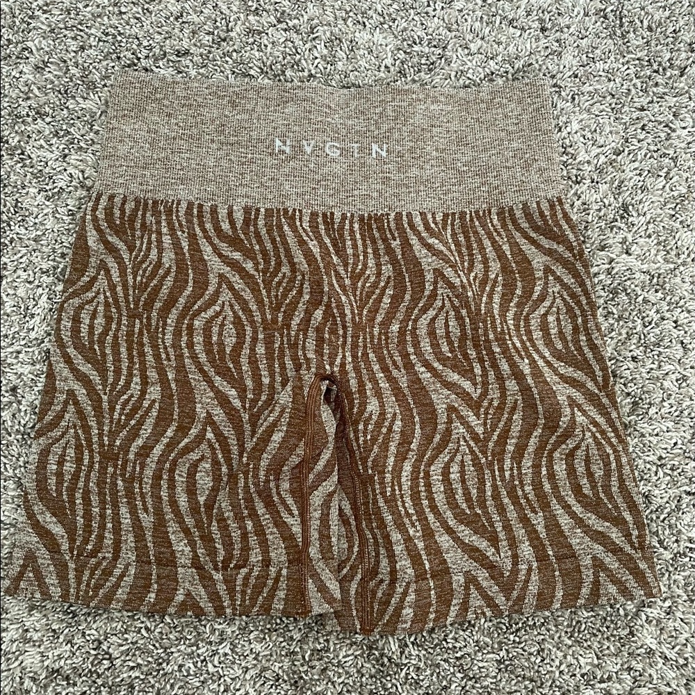 NVGTN seamless shorts size small